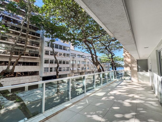 Apartamento Duplex com 3 Quartos no Leblon