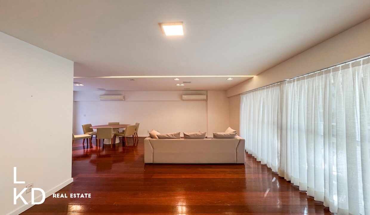 02sala003