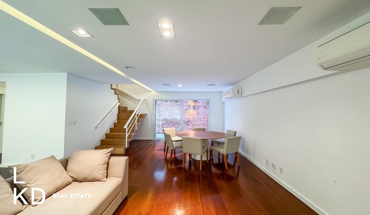 02sala008