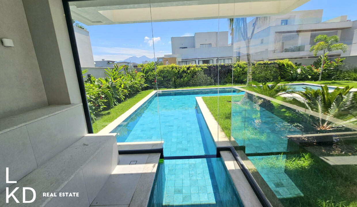 CASA ALPHAVILLE-13