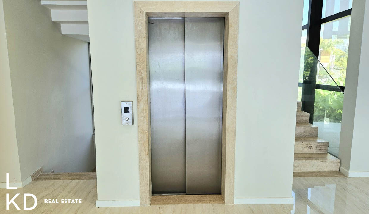 CASA ALPHAVILLE-15