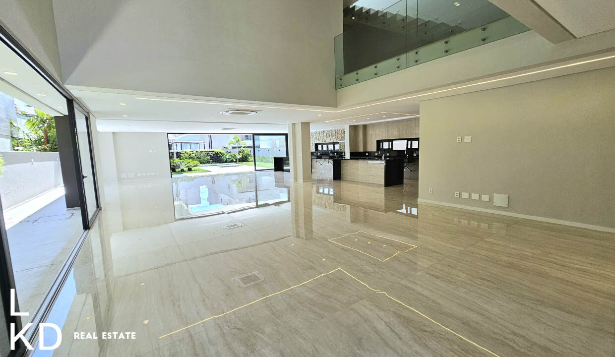 CASA ALPHAVILLE-4