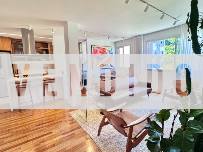 Apartamento reformado à venda na Gávea 86 m²