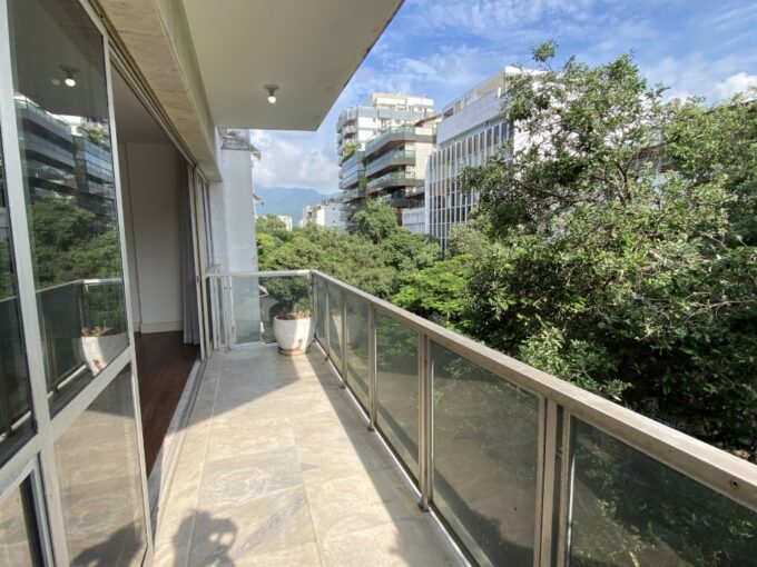 Apartamento amplo e elegante à venda numa das ruas mais tranquilas de Ipanema - 150 m² | 3 quartos | 2 vagas