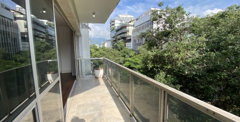 Apartamento amplo e elegante à venda numa das ruas mais tranquilas de Ipanema - 150 m² | 3 quartos | 2 vagas