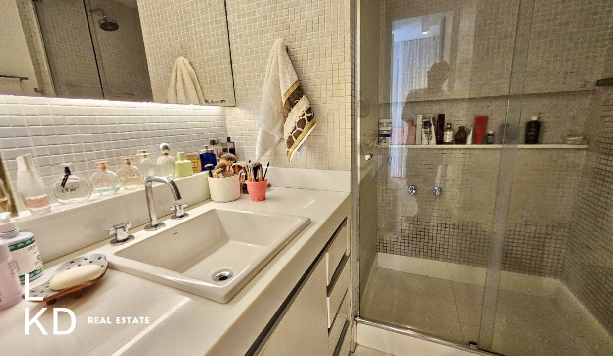 APARTAMENTO À VENDA NA LAGOA-23