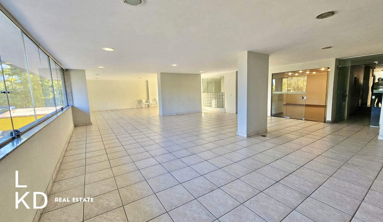 APARTAMENTO À VENDA NA LAGOA-31