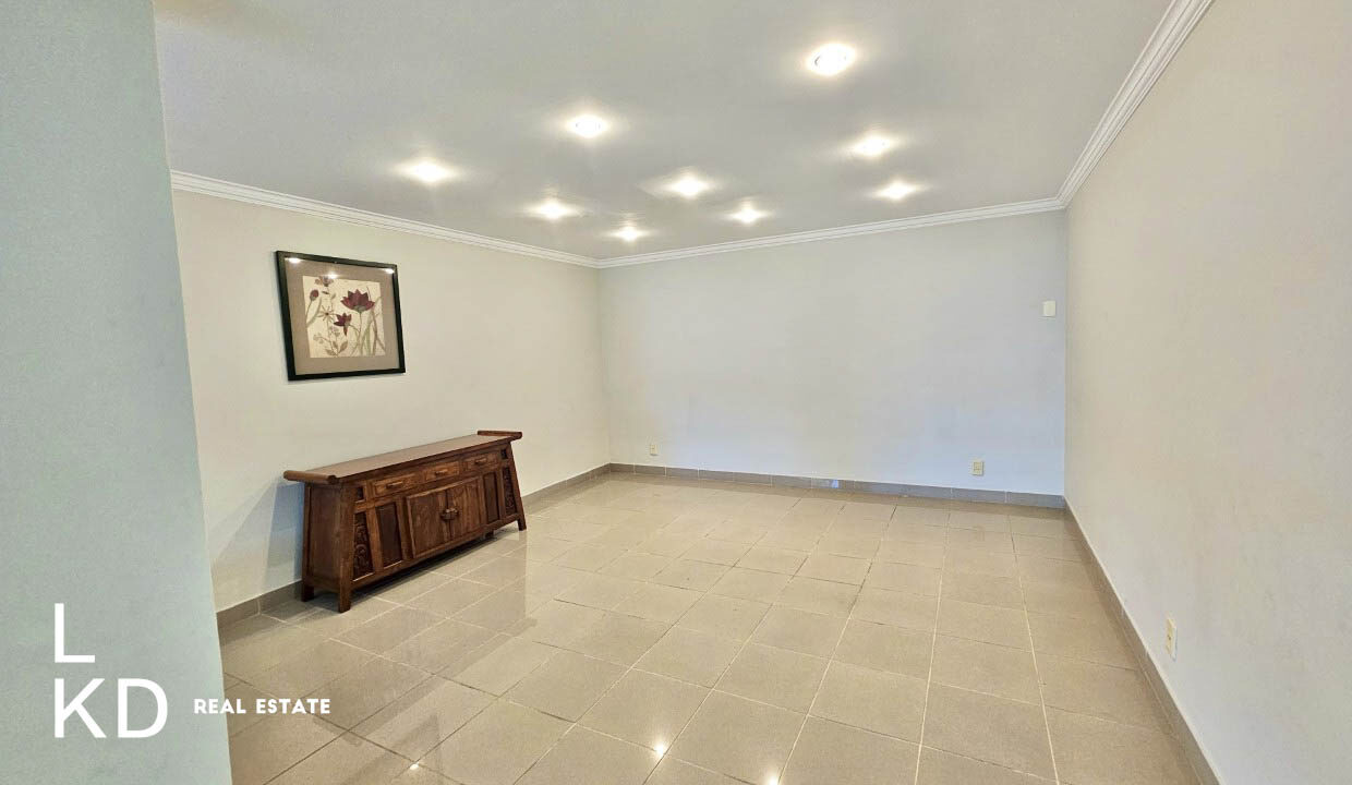 APARTAMENTO À VENDA NA LAGOA-32