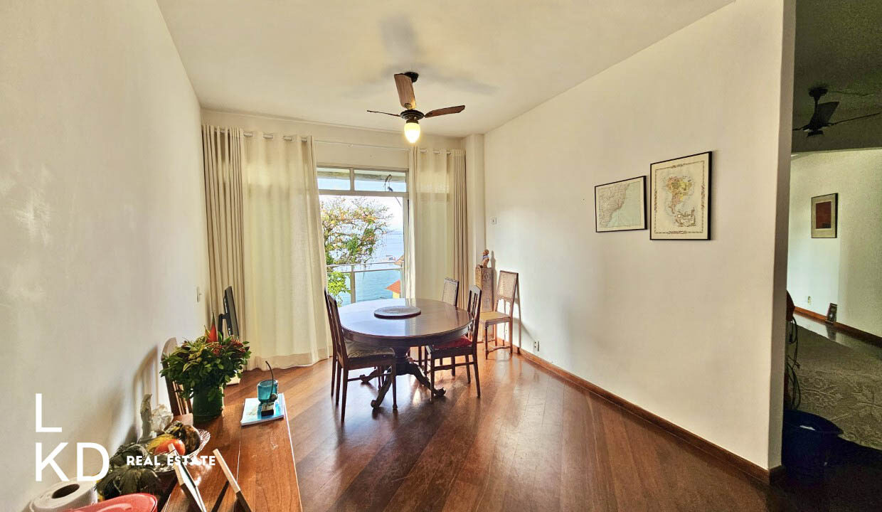 COBERTURA TRIPLEX À VENDA NA URCA-12