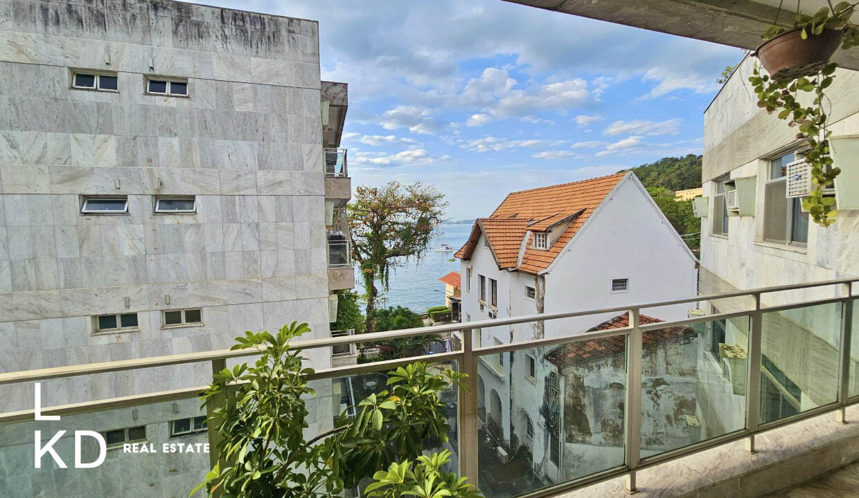 COBERTURA TRIPLEX À VENDA NA URCA-14