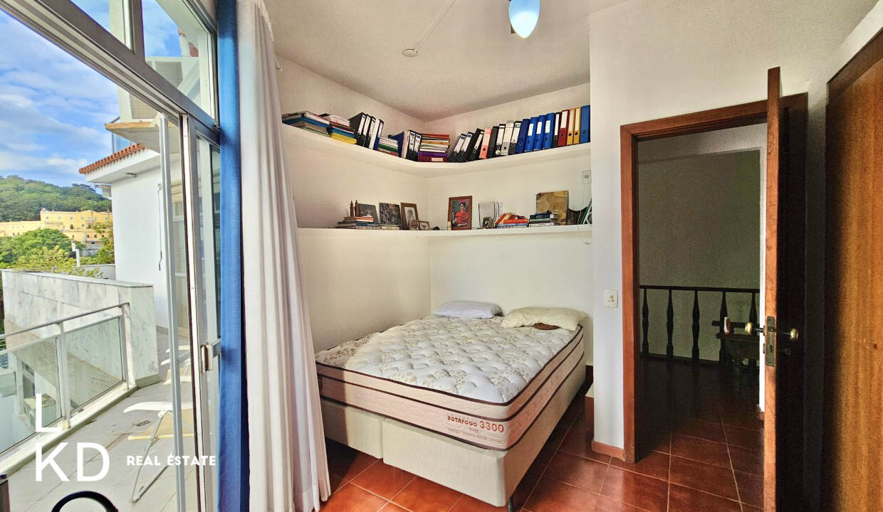COBERTURA TRIPLEX À VENDA NA URCA-29