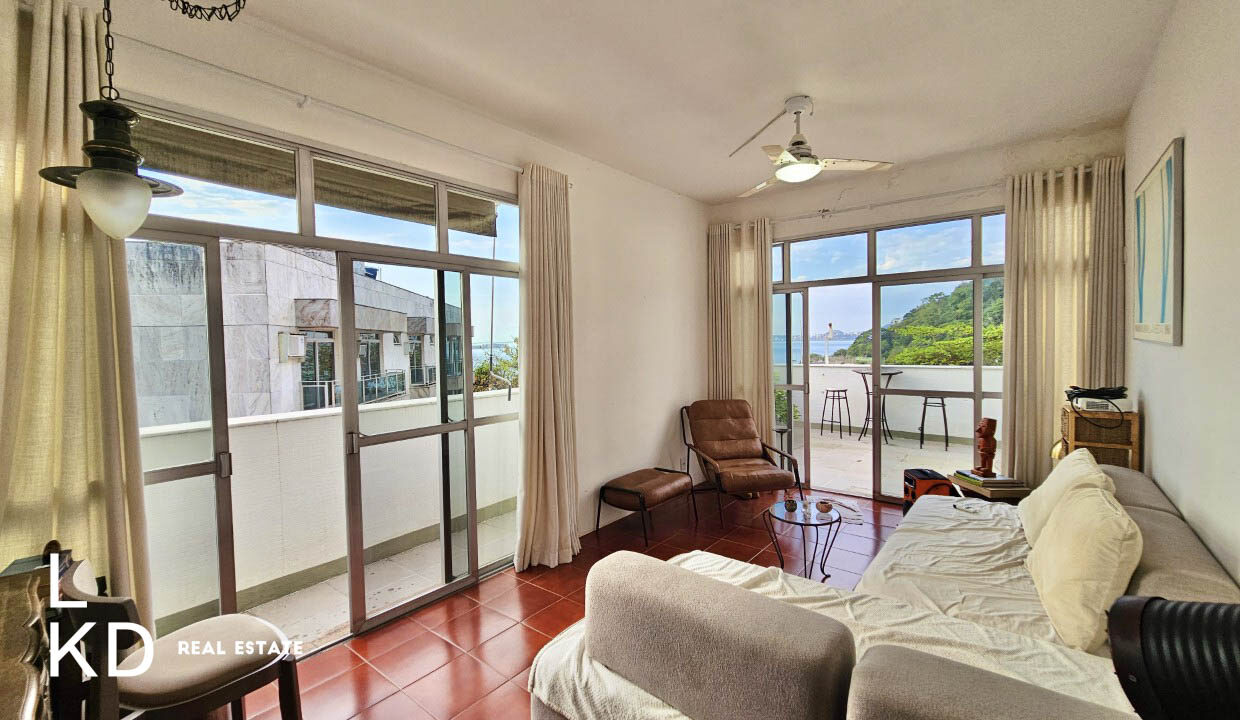 COBERTURA TRIPLEX À VENDA NA URCA-33