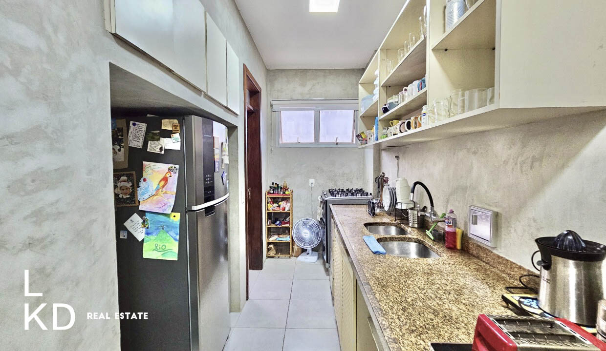COBERTURA TRIPLEX À VENDA NA URCA-37