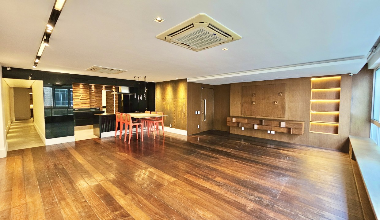 Apartamento no Leblon na quadra da praia